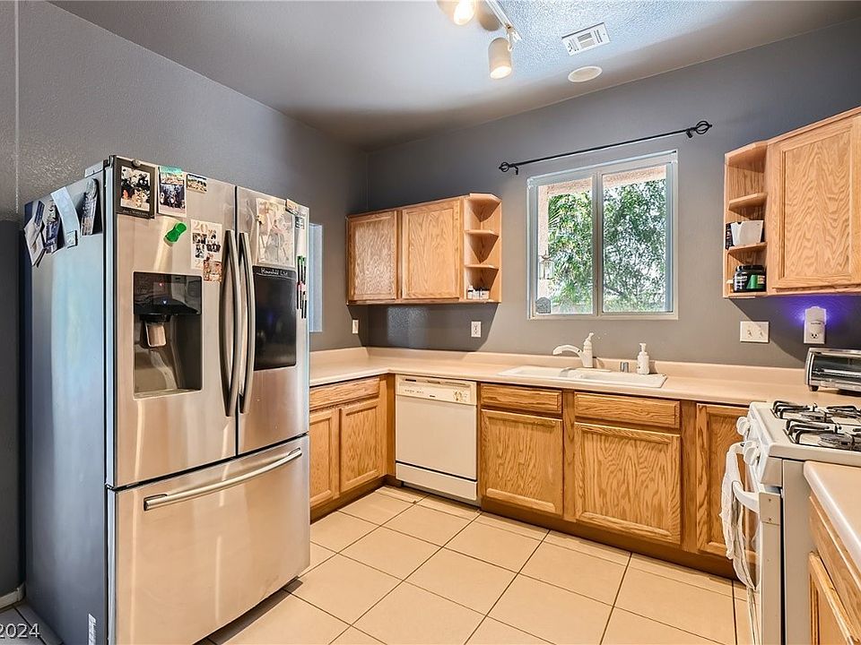 1st image of 2600 Los Palos St