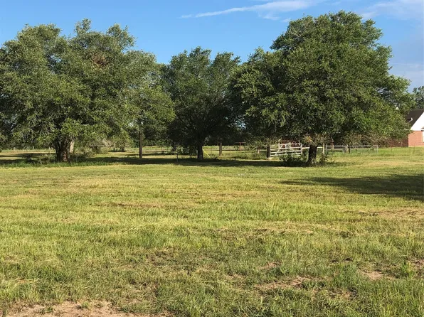 LOT 2 Pvt #1671, Hallettsville, TX 77964