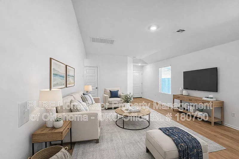 3 bed, 2.0 bath, 1248 sqft, $1,525 — Photo 2