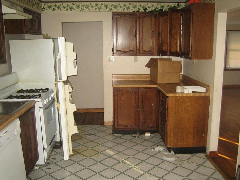 2nd image of 1226 Darr Dr