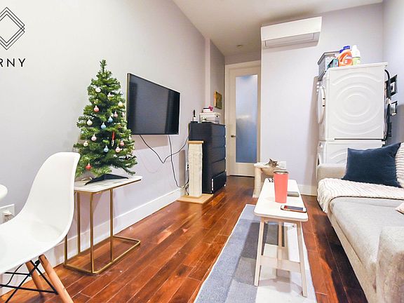 2nd image of 125 Putnam Ave APT 3L