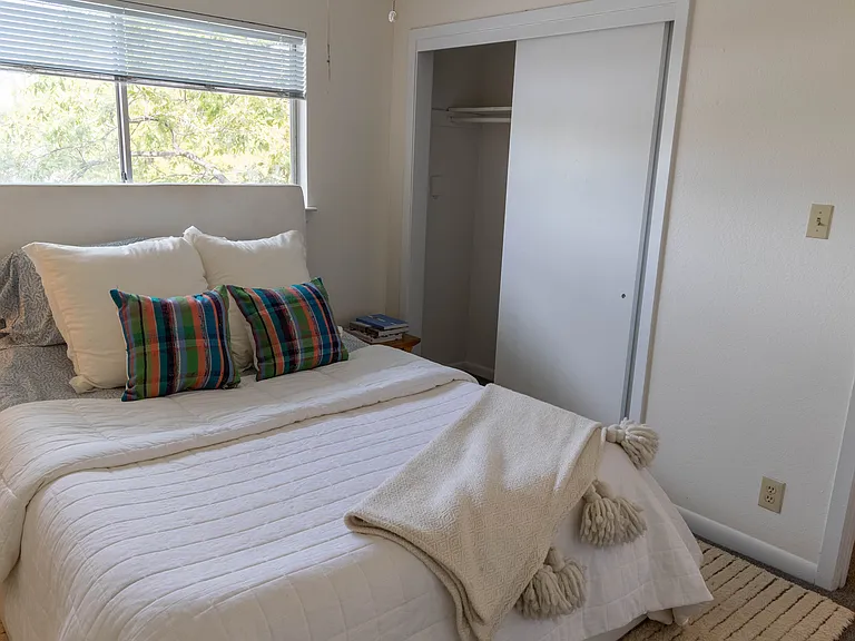 5516 Roosevelt Ave #201 — Photo 17
