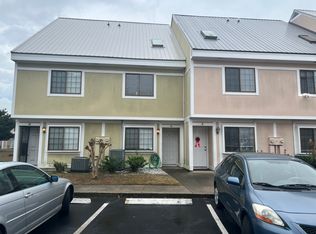 1210 Pinegrove Dr, Myrtle Beach, SC 29577