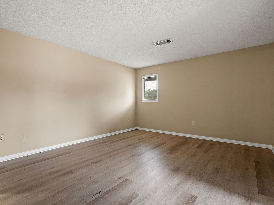 1st image of 2401 S 50th St #F3