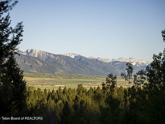 3rd image of Toms Rd
