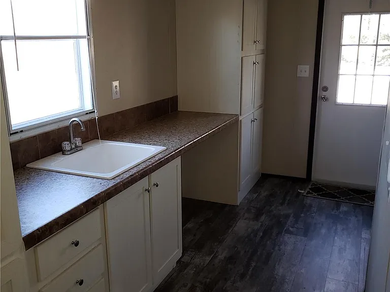 132 Granbury — Photo 9