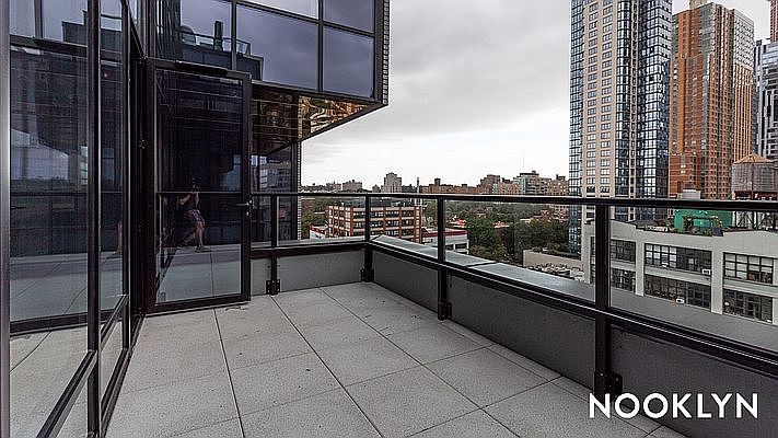 1st image of 250 Gold St #1133