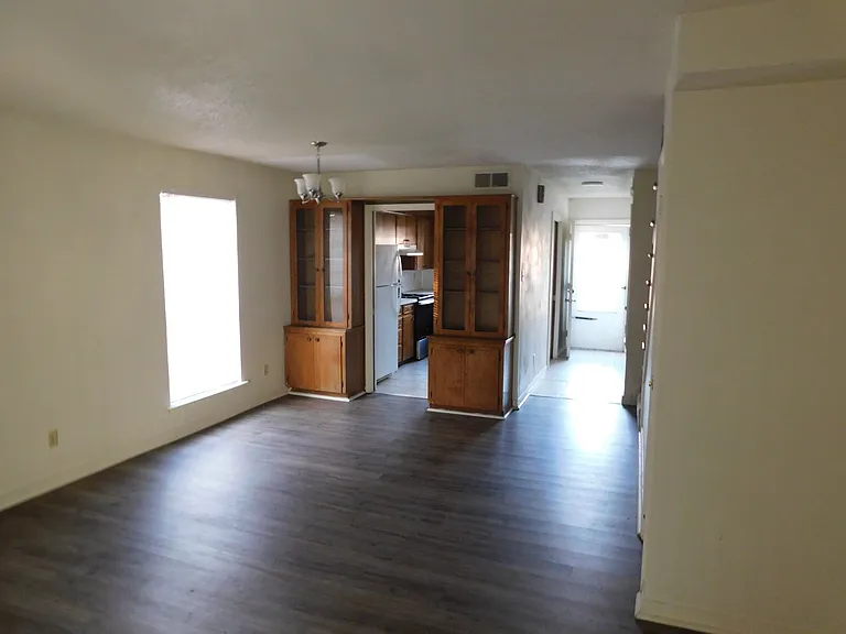 2103 Fendley Dr — Photo 8