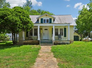 203 Lucas St, Huntland, TN 37345