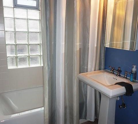 4th image of 3209 N Oakland Ave #3211