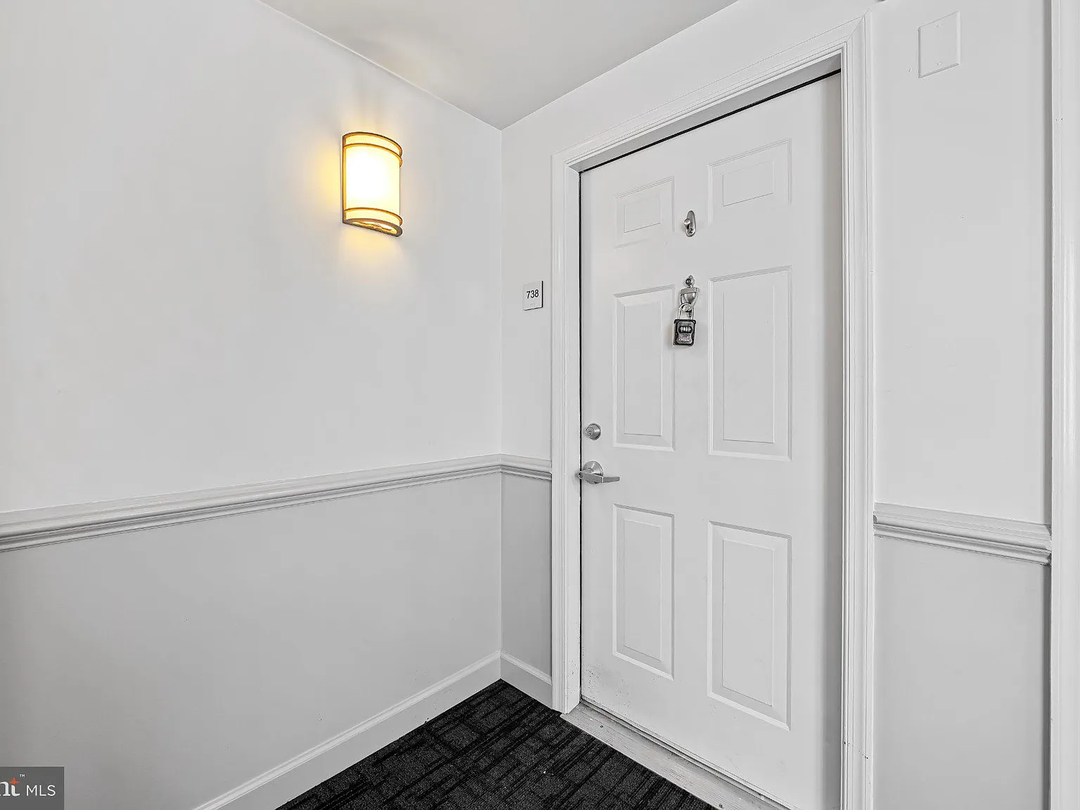 3 bed, 2.0 bath, 1911 sqft, $4,000 — Photo 4