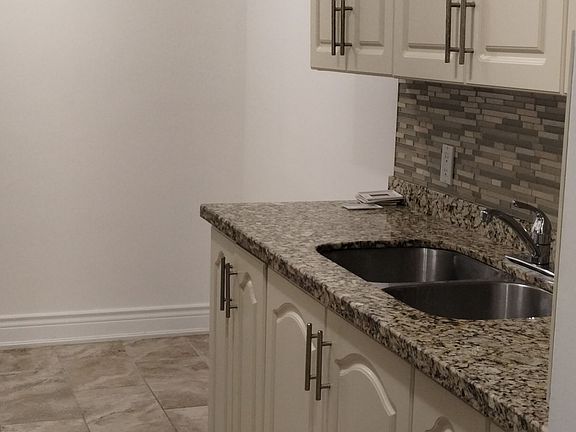 5th image of 2835 Islington Ave #209