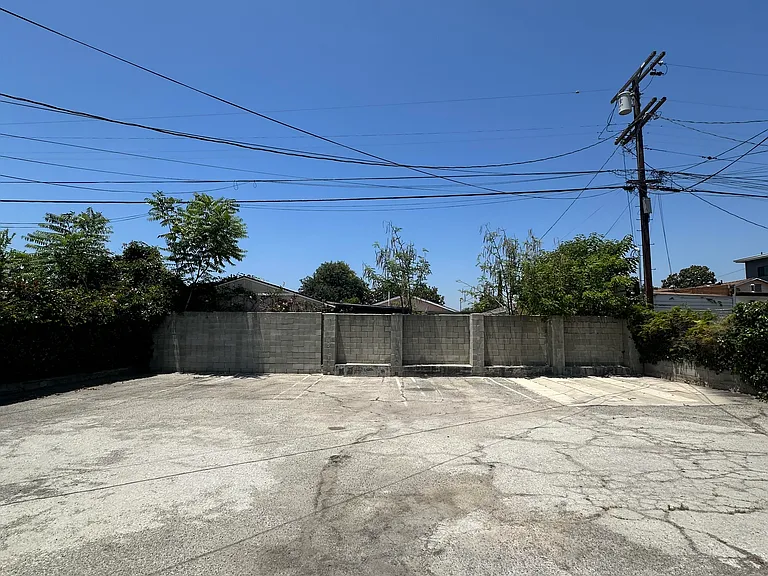 2919 N Gracia St — Photo 11