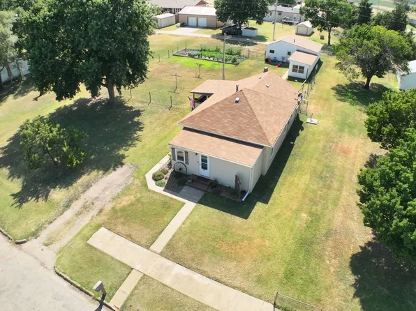 418 N Iowa Ave, Kanopolis, KS 67454