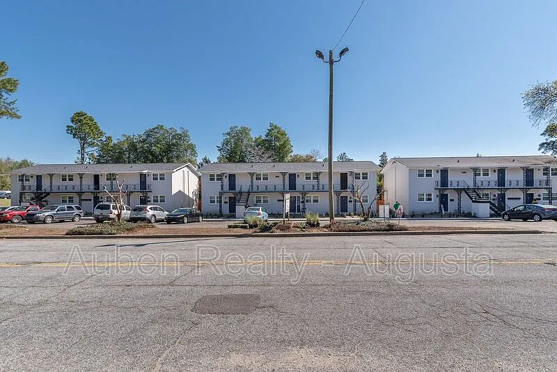 Building Photo - 1600 Johns Rd #F