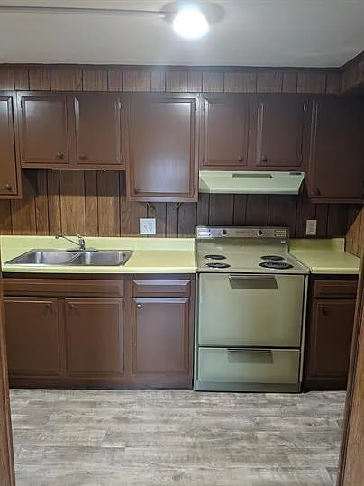 410 W Maple St #3 — Photo 29