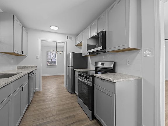 4th image of 1281 Heathcliff Dr