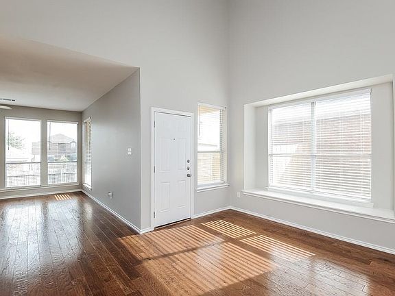 4th image of 553 Baverton Ln