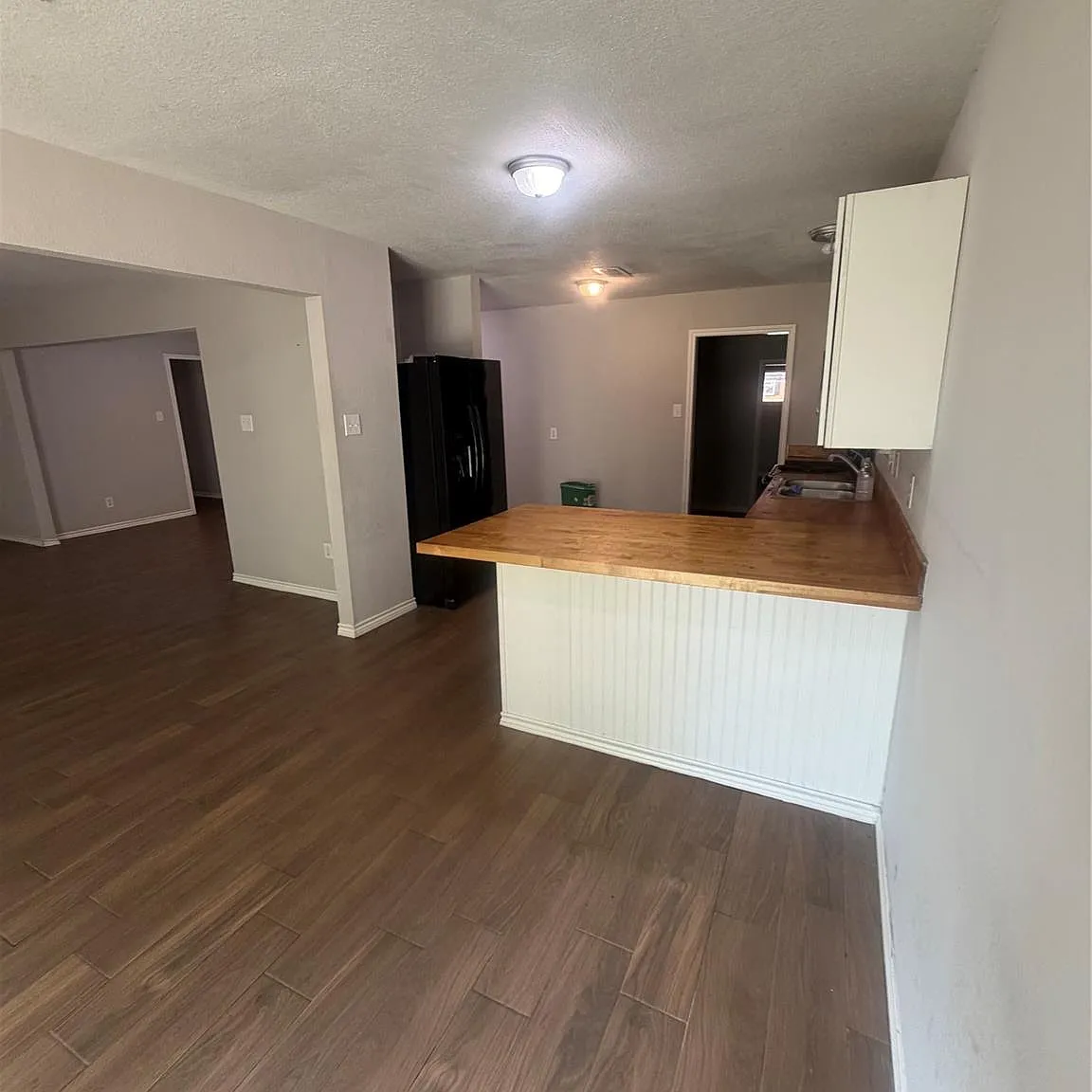 4 bed, 2.0 bath, 1890 sqft, $1,900 — Photo 3