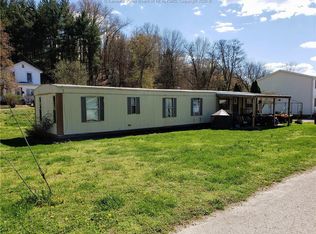 396 4th St, Mason, WV 25260