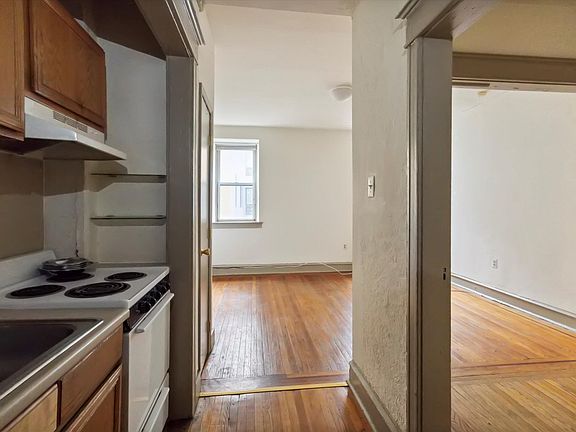 2nd image of 1429 N 15th St APT 2C