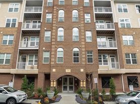 13722 Neil Armstrong Ave, Herndon, VA