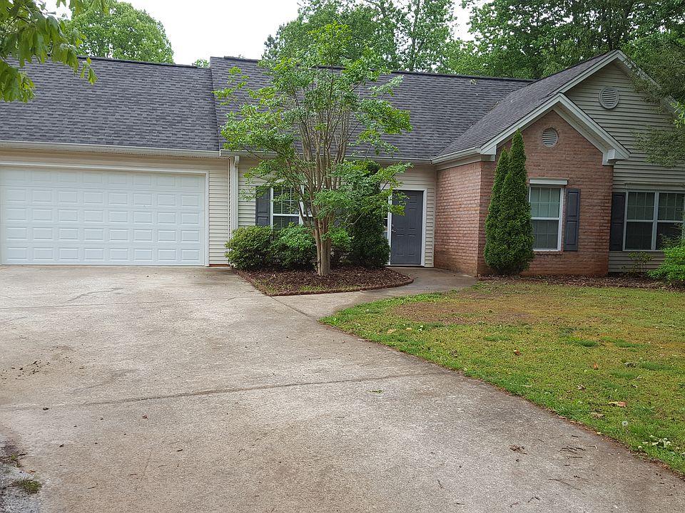 1st image of 110 Stegall Pl