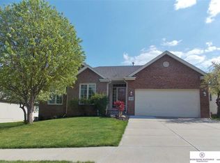 18613 Leavenworth St, Elkhorn, NE 68022
