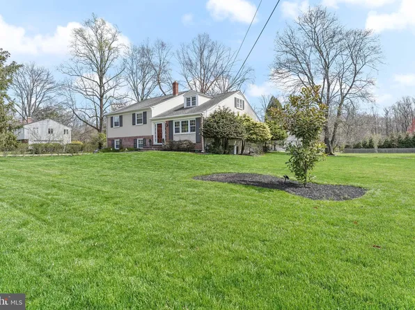 430 Heatherwood Ln, Devon, PA 19333