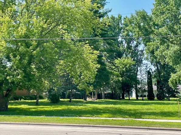 2224 E Allouez Ave, Green Bay, WI 54311