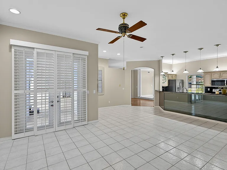 20 Woodford Ln — Photo 47