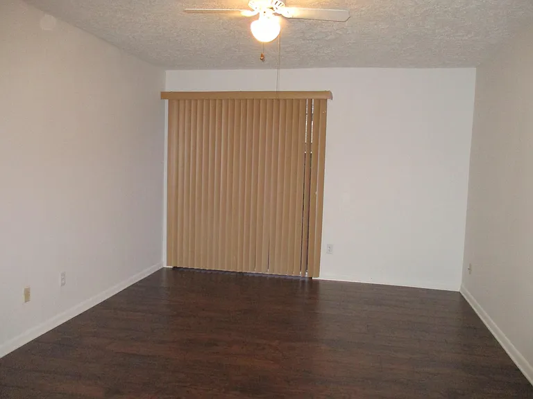 102 Westcliff Center St #D — Photo 6