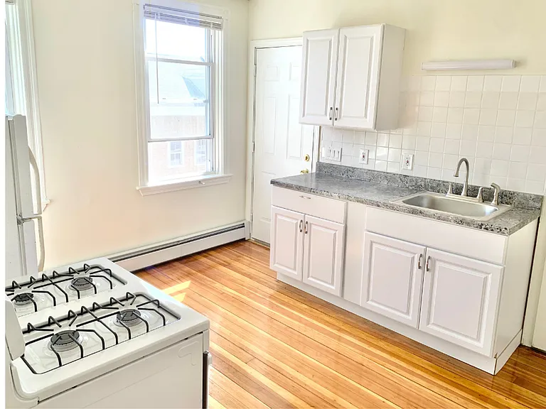 64 Furnace St — Photo 2