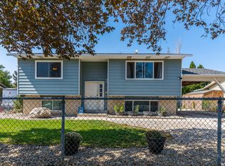 6170 S Country Hills Dr, Salt Lake City, UT 84129