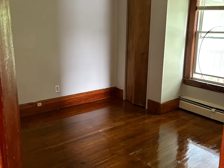 138 Benton Ave #5 — Photo 4