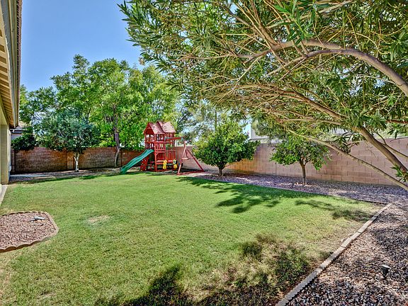 4th image of 3124 N 136th Dr