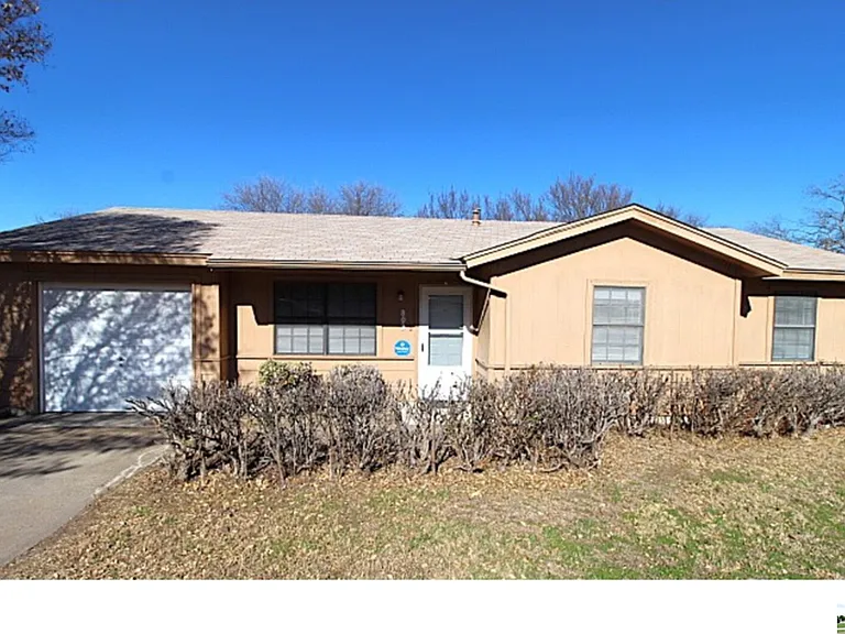803 Michelle Dr — Photo 25