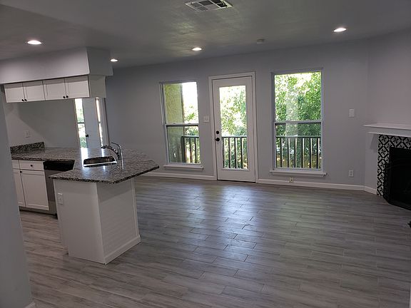 5th image of 7576 Windsor Oaks #7582