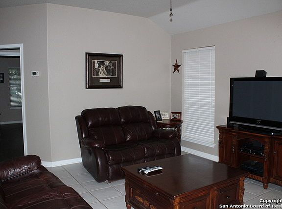 4th image of 2027 Cornerstone Dr