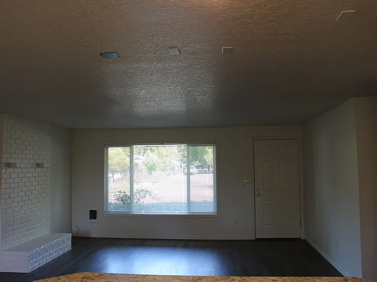 2588 NE Grant St — Photo 6