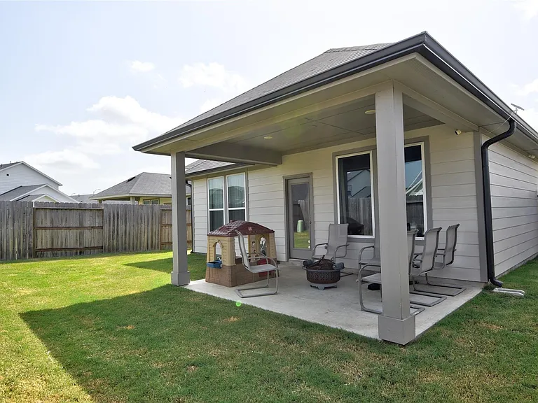 7215 Clearwater Cove Dr — Photo 16