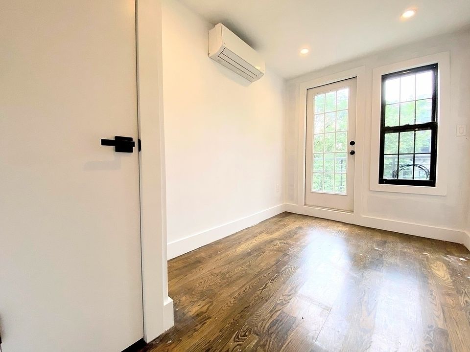 1st image of 201 Marion St #3D