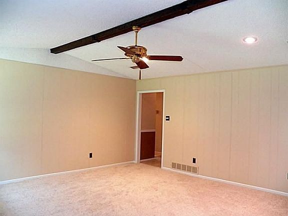 3rd image of 3140 Primrose Dr