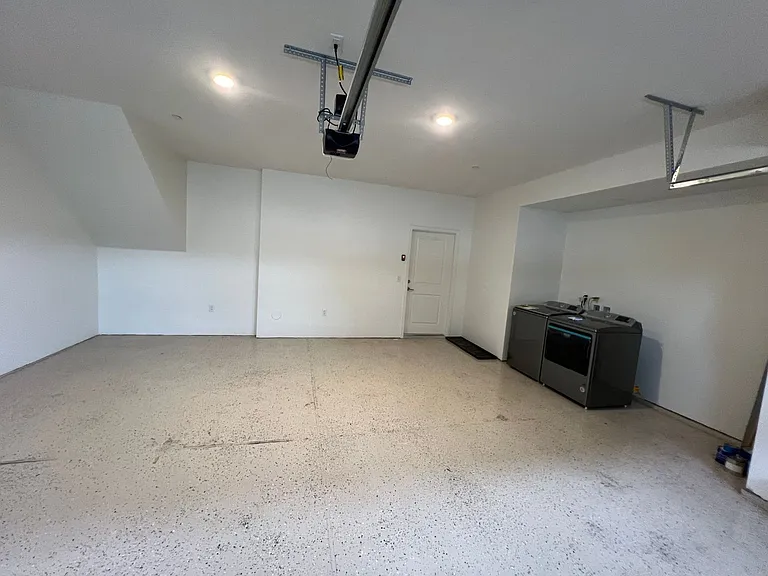 340 Rendar Ln — Photo 22