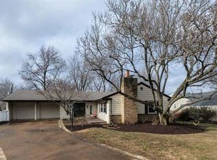 113 Woodridge Rd, Saint Louis, MO 63122