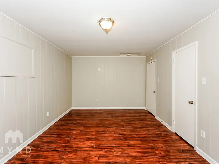 452 Burgundy Rd — Photo 12
