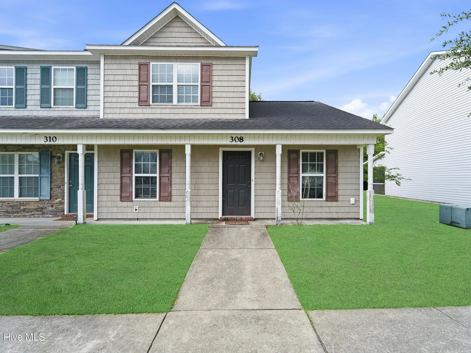 3 bed, 3.0 bath, 1096 sqft, $1,395 — Photo 2