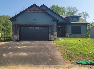3201 Carmellas Cir, Lysander, NY 13027