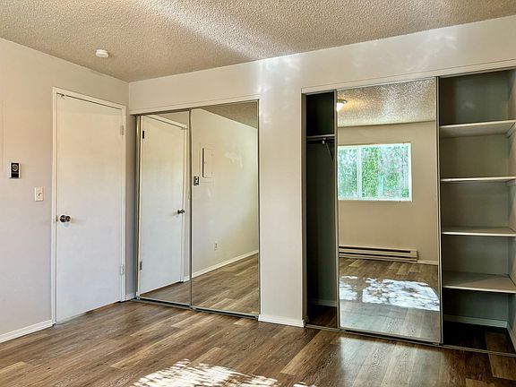 5th image of 11255 Greenwood Ave N #101