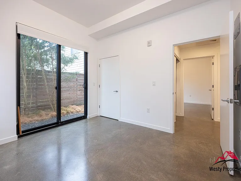 4526 NE 42nd Ave #106 — Photo 3